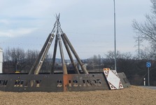 Pušky na kruhovém objezdu. Památník v Sokolnicích připomíná bitvu tří císařů, demonstruje mír